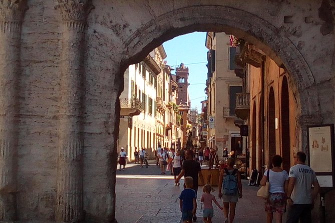 Verona Moonlight Walking Tour - Accessibility and Transportation
