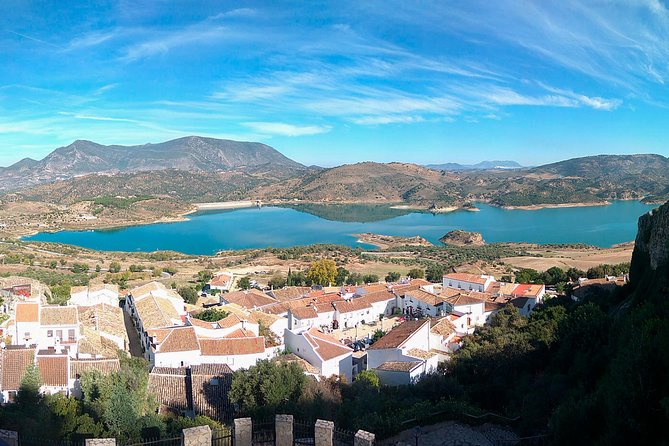 White Villages and Ronda Guided Day Tour From Seville - Flower Baskets and White Houses