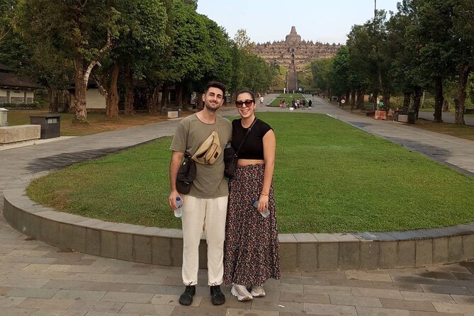 Yogyakarta: Borobudur Climb to the Top and Prambanan Privat Tour - Important Tour Guidelines