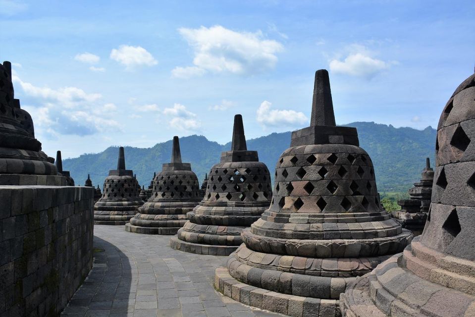 Yogyakarta: Borobudur Sunrise, Merapi & Prambanan Full Day - Guided Tour With Local Expertise