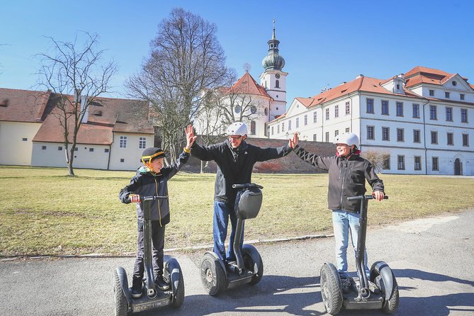 1.5h Small Group Segway Tour & Free Taxi Transfer ️with PragueWay - Group Size and Tour Times