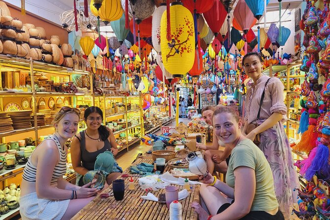 1-Hour Lantern Making Class in Hoi An - Group Size