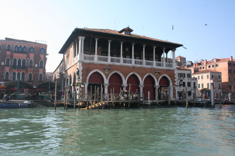 1-Hour Motor Boat Ride on Grand Canal - Venetian History and Culture