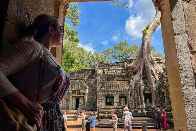 2-Day Angkor Wat and Banteay Srei Temple Tour - Group Size