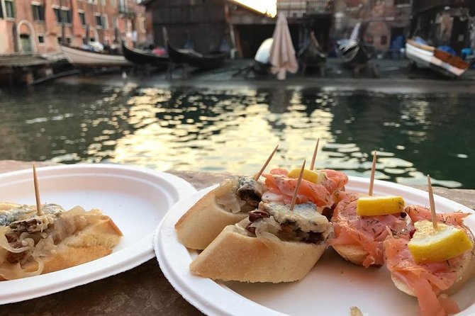 A Venetian Evening - Wine Tasting & Tapas Tour With a Local Guide - Exploring Dorsoduro District