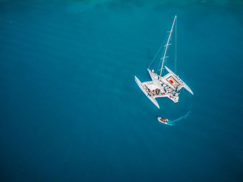 Airlie Beach: 2-Day Whitsunday Islands Sailing Snorkel Tour - Boat Information