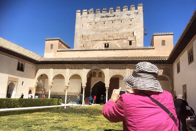 Alhambra and Nasrid Palaces: Private Tour Through the Senses - Discover Nasrid Palaces