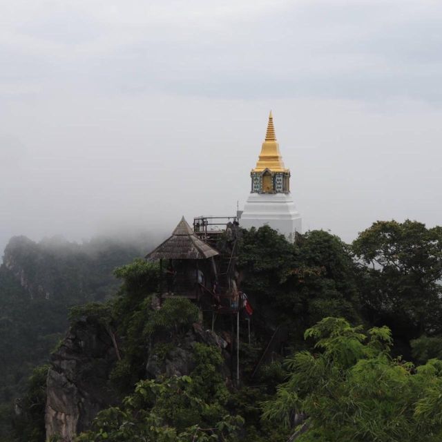 Amazing Unseen in Thailand Wat Chaloemprakiat Lampang - Shopping at Kad Mae Tha Market