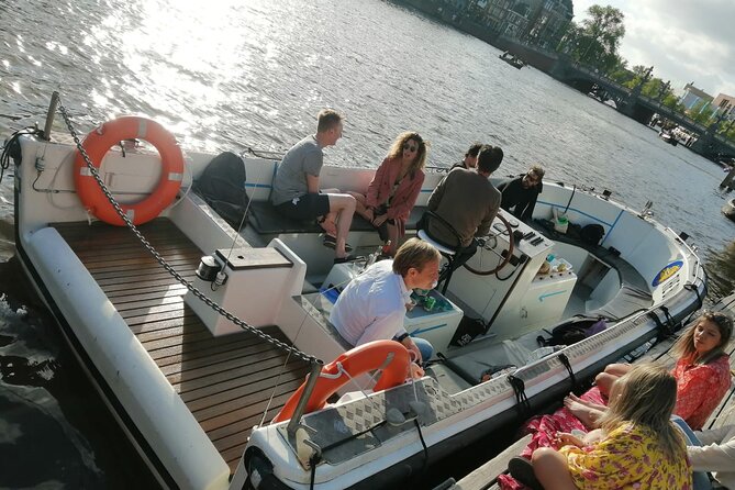 Amsterdam The Bulldog Boat Cruise Including 2 Drinks - Group Size and Capacity