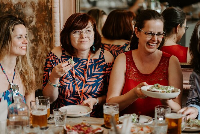 Award-Winning Prague Evening Old Town Food Tour, 4 Drinks Incl. - Savoring Traditional Czech Dishes