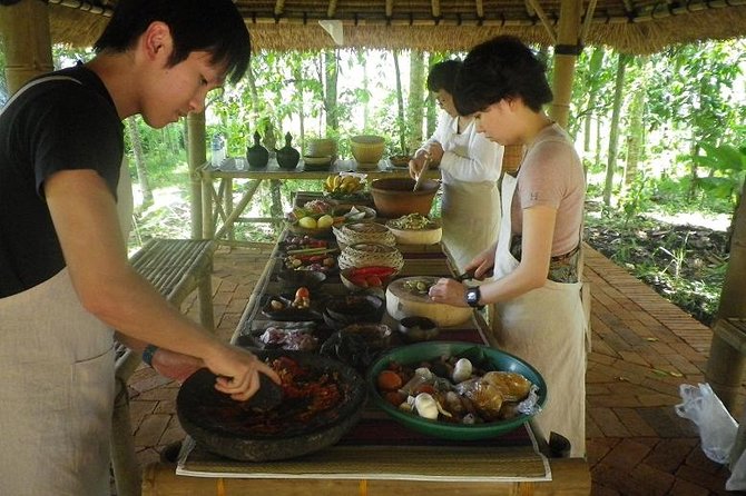 Balinese Cooking Class With Traditional Morning Market Visit - Dining on the Prepared Dishes