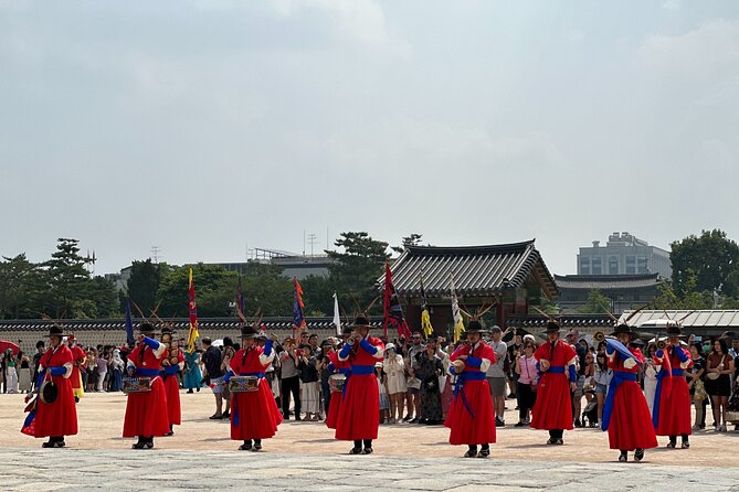 Best Things to Do - Half Day Seoul Trip (Seoul Palace & Temple) - Shopping at Popular Markets