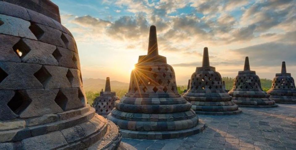 Borobudur Climb to the Top & Prambanan Tour With Ticket - Visiting Borobudur Temple