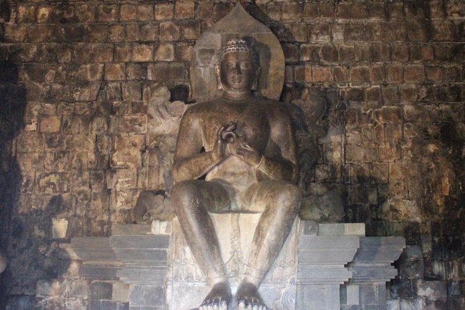 Borobudur Temple Climb to the Top & Prambanan Temple - 1 Day Tour - Closed Days and Private Tour