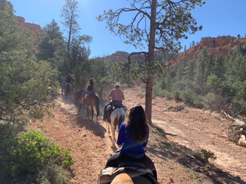 Bryce Canyon City: Red Canyon Horse Riding Day Trip W/ Lunch - Checking In at the Adventure Desk