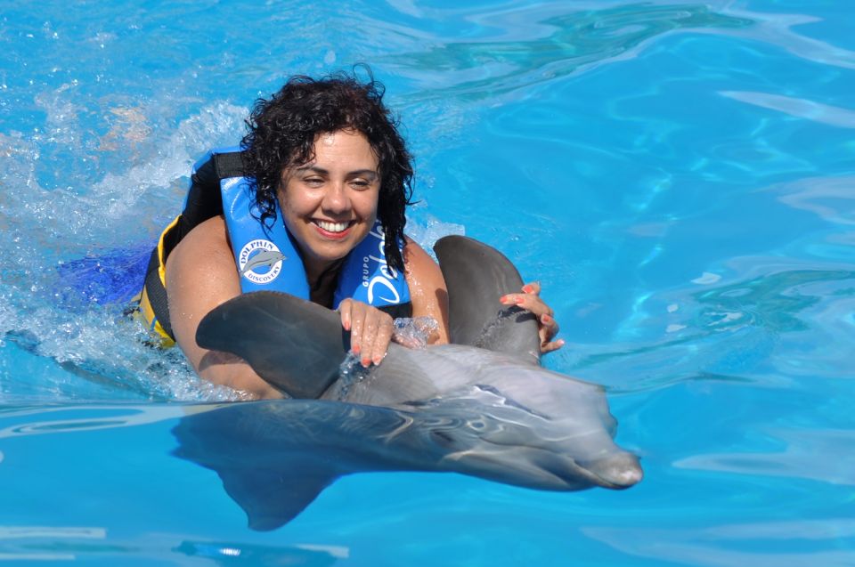 Cancún: Dolphin Swimming Program on Isla Mujeres With Buffet - Photos and Memorabilia Purchase