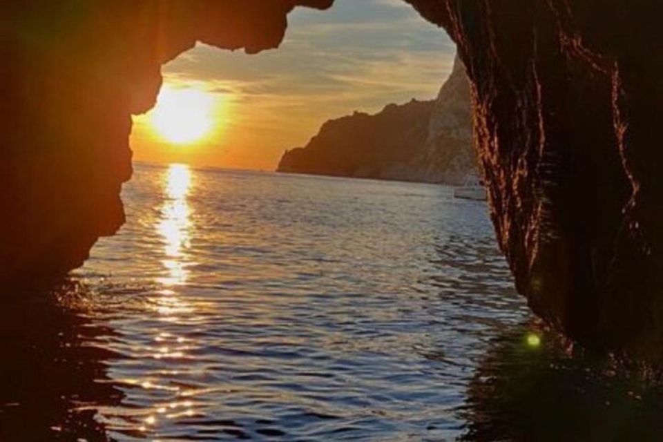 Capri Private Boat Tour at Sunset From Capri (2 Hours) - Experience the Sunset