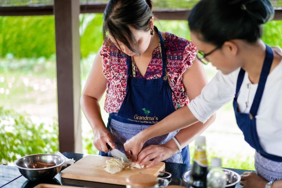 Chiang Mai: Local Northern Thai Cooking Class at Grandmas - Included Amenities and Inclusions