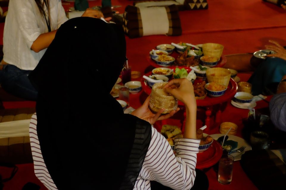 Chiang Mai Traditional Khan Toke Meal & Cultural Performance - Market Exploration