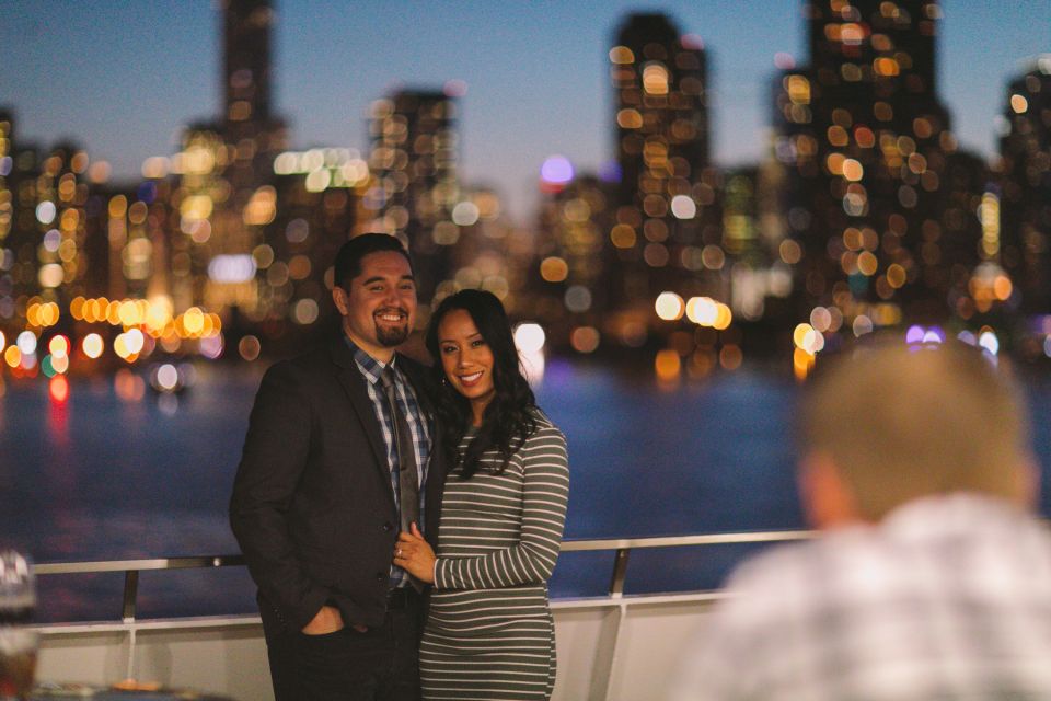 Chicago: Christmas Eve Gourmet Dinner Cruise Lake Michigan - Meeting Point