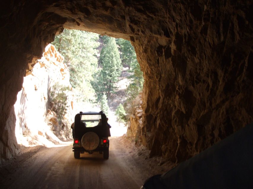 Colorado Springs: Garden of the Gods and Foothills Jeep Tour - Tour Duration and Group Size