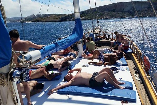 Comino, Blue Lagoon and Caves. Tour A - Getting to the Tour