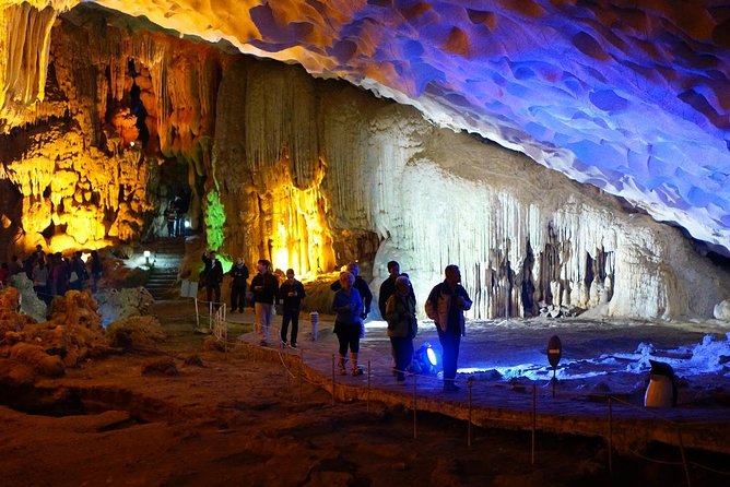 Deluxe Halong Bay Full Day Cruise Small Group,Kayaking,Hiking,Lunch, ALL INCLUDE - Group Size and Accessibility