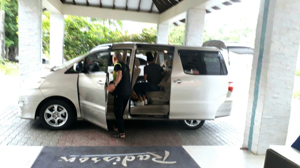 Effortless Arrival Transport to The Royalton Resort - Seamless Journey to the Resort