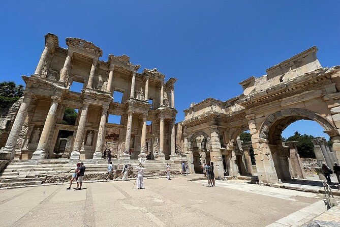 Ephesus: Private Tour With Skip-The-Line & Less Walking - Exploring the Archeological Museum