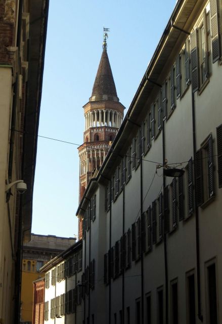 Essential Milan: 3-Hour Private Walking Tour - Tour Language and Schedule