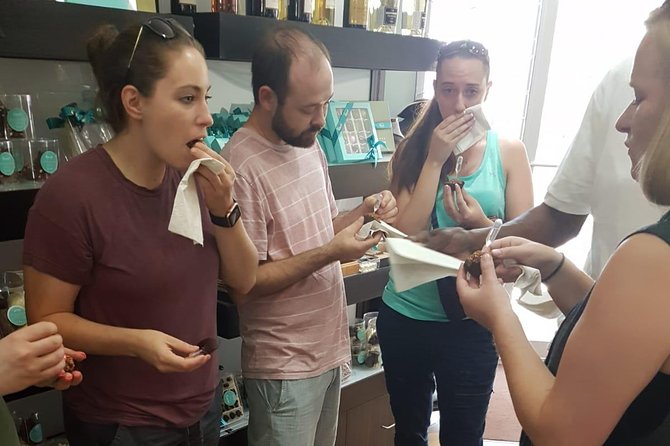 Flavors of Nassau Food Tour - Meeting the Tour Guide