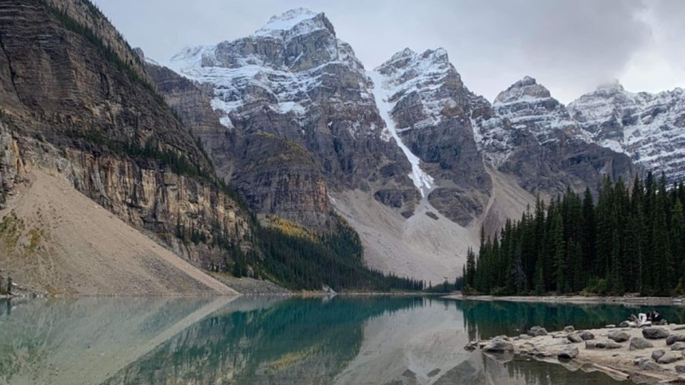 From Banff/Canmore: Moraine Lake & Lake Louise Experience - Hiking, Canoeing, and Relaxing