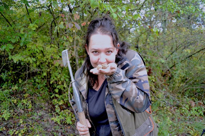 Full-Day Small-Group Truffle Hunting in Tuscany With Lunch - Winery Visit in Chianti