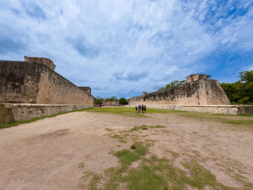 Full Day Tour to Chichen Itza & Ekbalam With Cenote Swimming - Visiting Chichen Itza