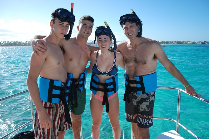 Great Snorkeling Cruise With Sharks & Stingray Encounter and Natural Pool - Snorkeling Encounter