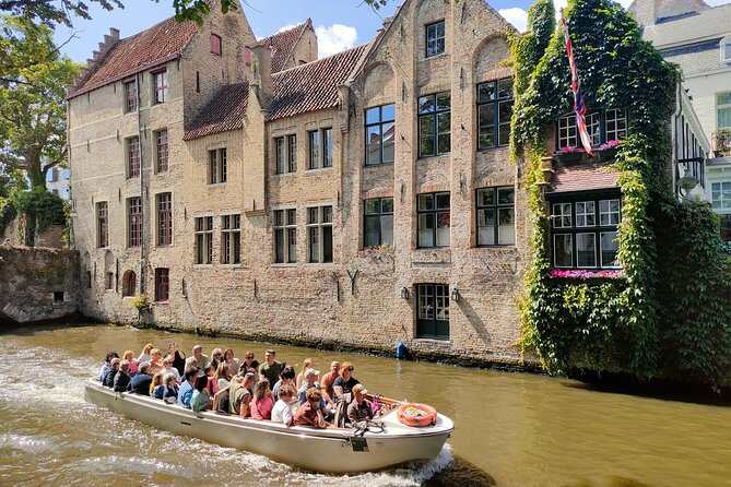 Guided Boat Trip and Walk - Exploring the Historic City