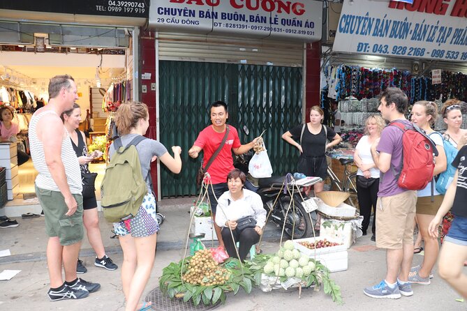 Hanoi Food Lovers Walking Tour: Street Food Experience With 5 Food Stops - Experiencing Banh Cuon Dish