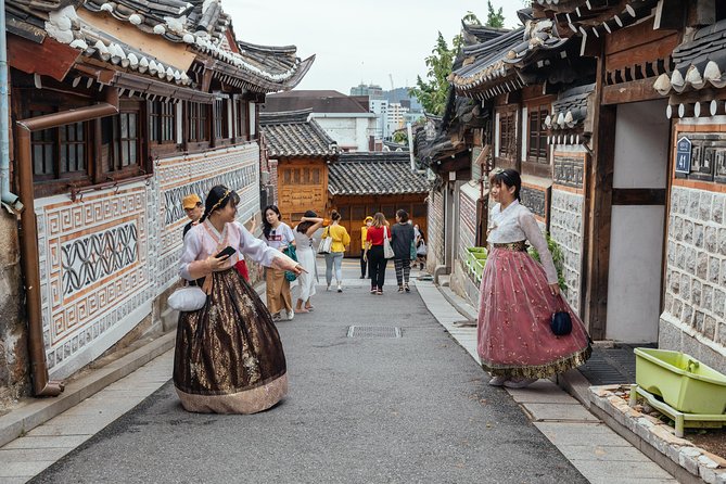 Highlights & Hidden Gems With Locals: Best of Seoul Private Walking Tour - Bukchon Hanok Village
