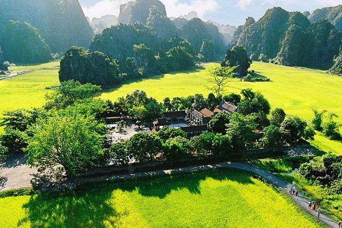 Hoa Lu Tam Coc Full-Day DELUXE Tour Including BUFFET LUNCH & River Boat Ride - Highlights of the Tour