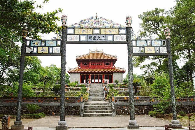 Hue City Tour With Private English Speaking Driver: See Royal Tombs and More - Explore Royal Tombs