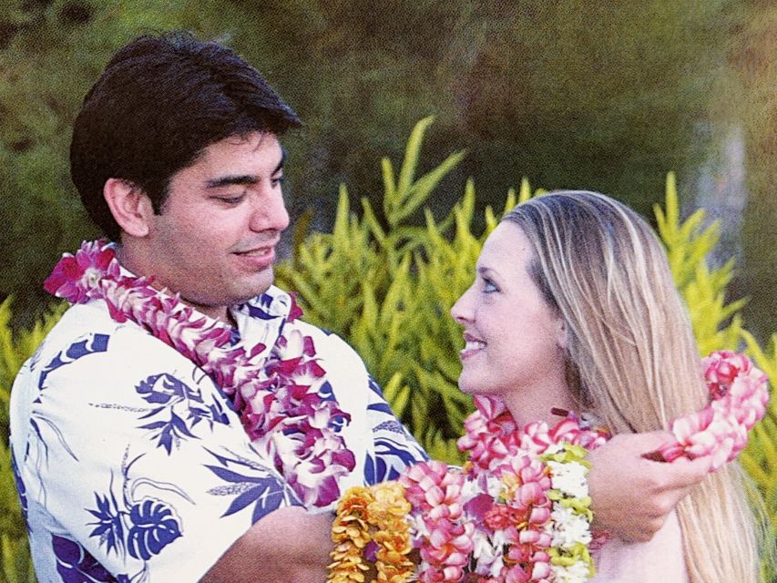 Kahului Airport: Maui Flower Lei Greeting Upon Arrival - Greeter Assistance