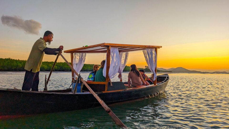 Koh Lanta: Magical Mangroves Sunrise by Private Gondola Boat - Sunrise Experience on Gondola