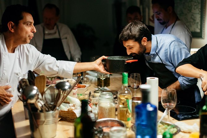 La Boqueria Market and Paella Cooking Class in Barcelona - Inclusions and Communal Setting