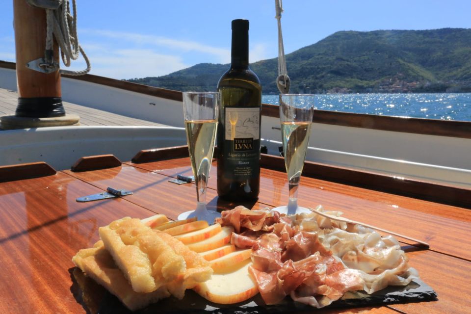 La Spezia: Sunset Boat Tour With Aperitif - Sunset From the Water