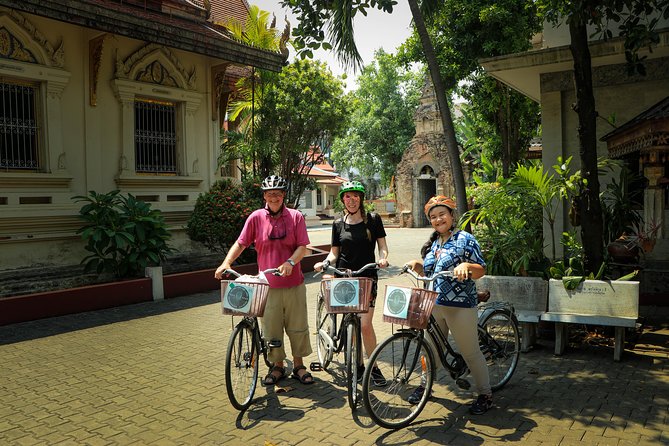 LIFECYCLING - Half Day City Bike Tour - Booking and Availability