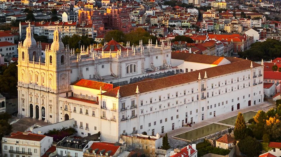 Lisbon City Tour - Artistic and Cultural Experiences