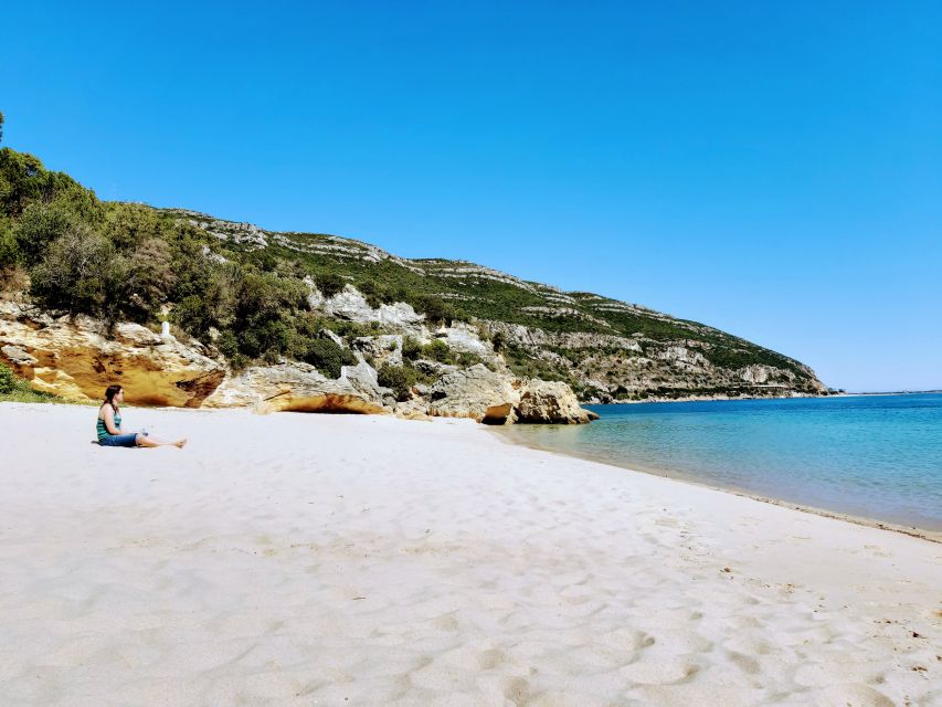 Lisbon: Snorkeling and Wine Tasting in Arrábida - Enjoying the Fishing Village