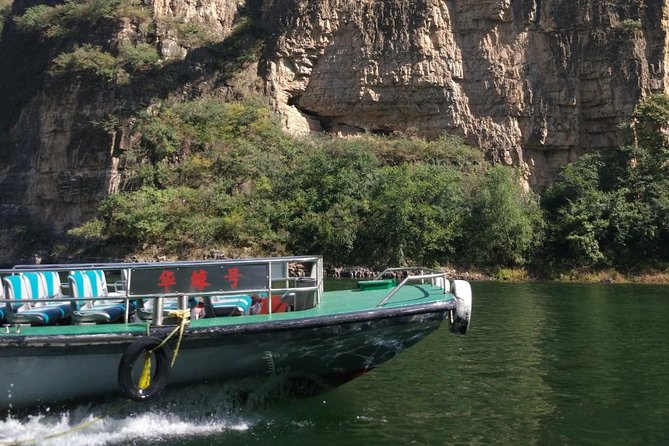 Longqingxia Gorge Cruise and Guyaju Cave Dwellings Private Day Tour - Exploring Longqingxia Gorge