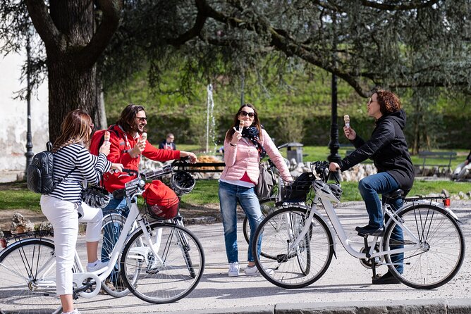 Lucca Bikes and Bites With Food Tastings for Small Groups or Private - Seasonal Variations and Changes