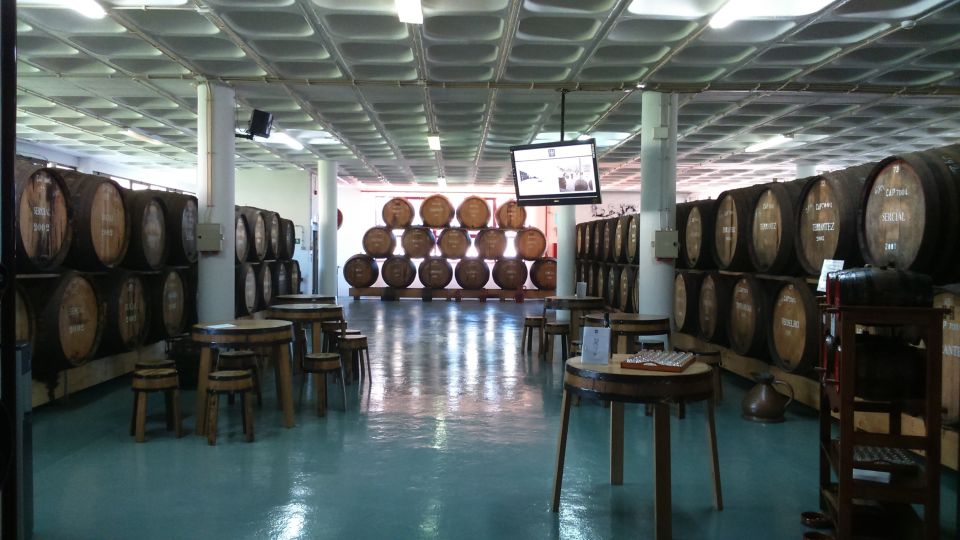 Madeira: Cabo Girao, Jeep Tour Adventure and Wine Tasting - Wine Tasting at Henriques & Henriques